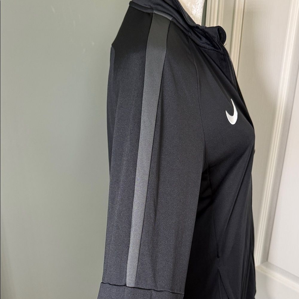 Nike Dri-FIT Black and Grey Full-Zip Track Jacket Size M - Picture 8 of 10